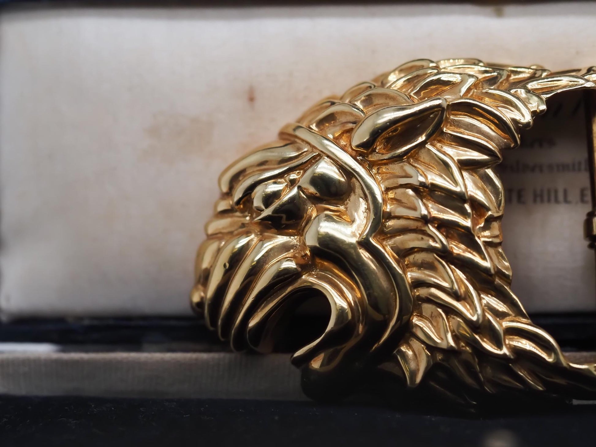 David Webb 18K Lion Yellow Gold Belt Buckle