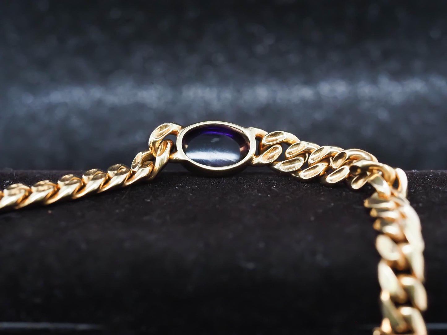 Vintage 1960s Bulgari 18K Yellow Gold Bracelet with Cabochon Amethyst