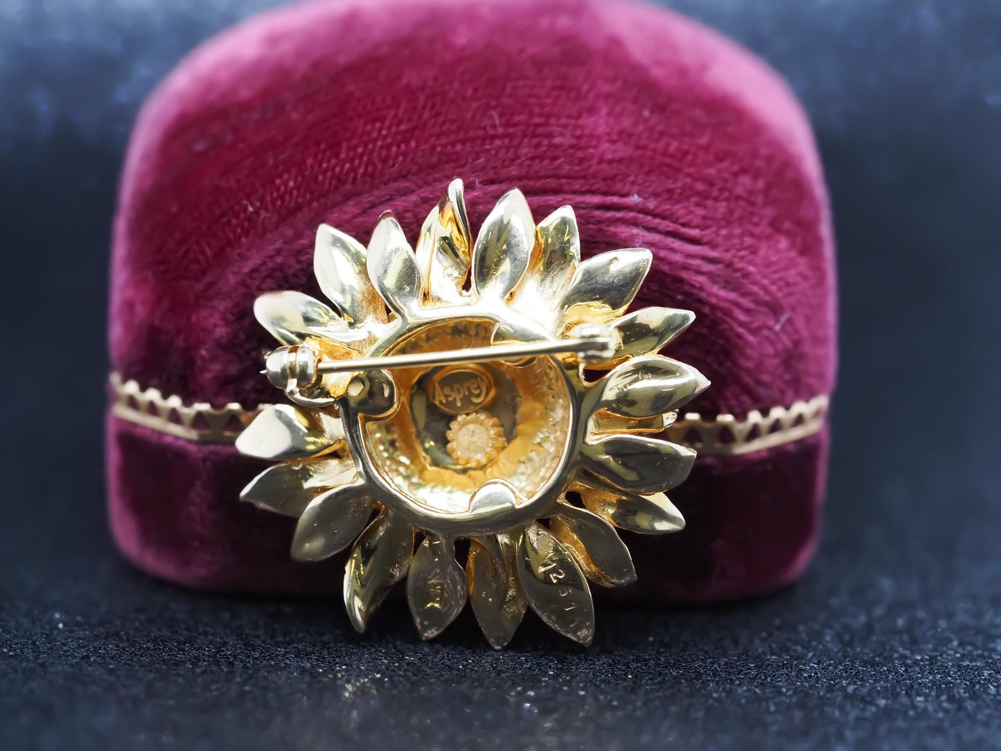 Vintage ASPREY 18K Yellow Gold Sunflower Brooch