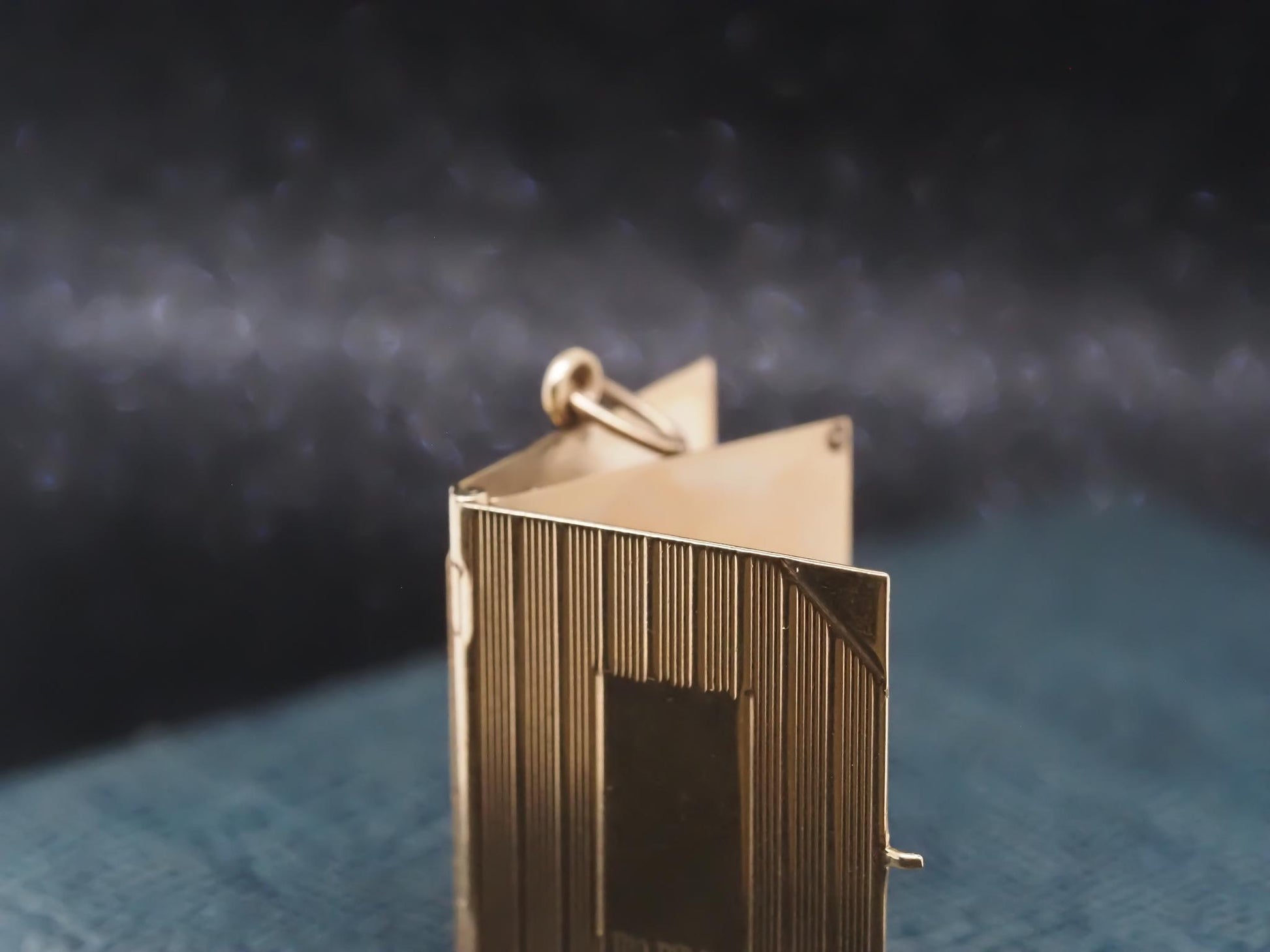 14K Yellow Gold Vintage Notebook Charm with Open Blank Page