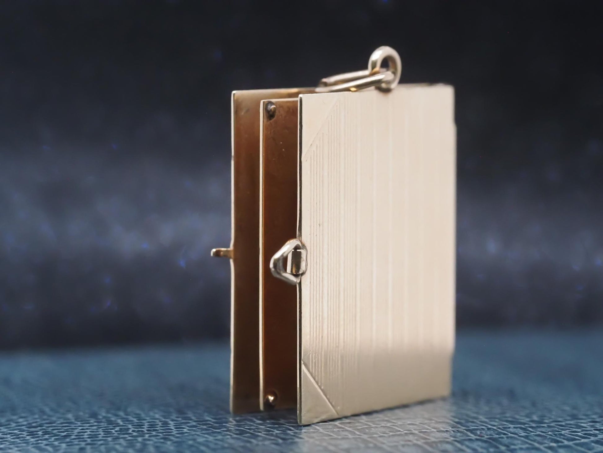 14K Yellow Gold Vintage Notebook Charm with Open Blank Page