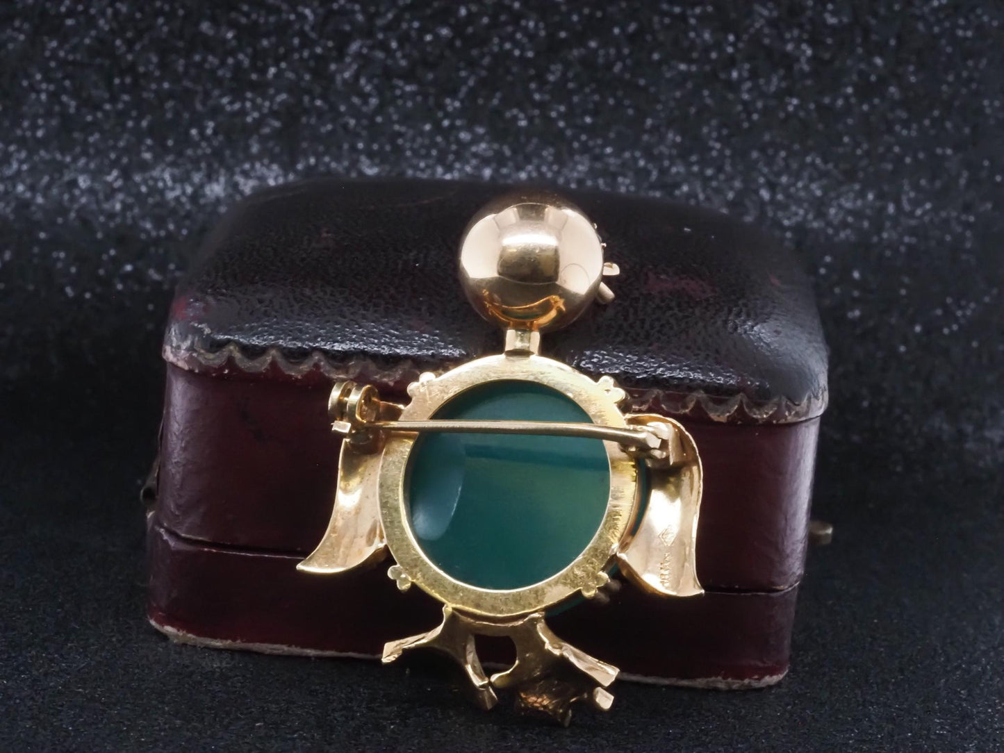 Vintage 18k Yellow Gold Sapphire and Chrysoprase Duck Brooch