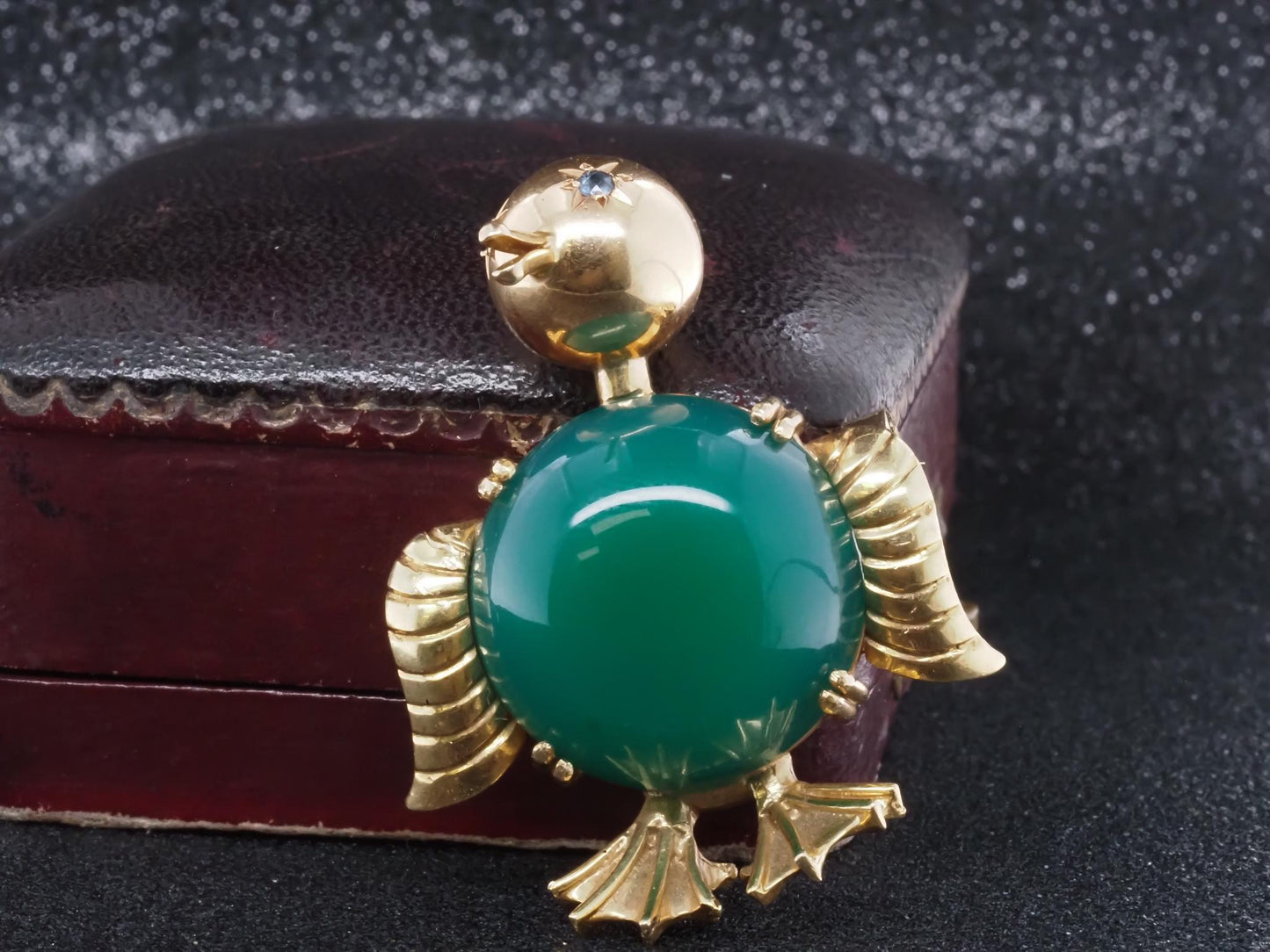 Vintage 18k Yellow Gold Sapphire and Chrysoprase Duck Brooch