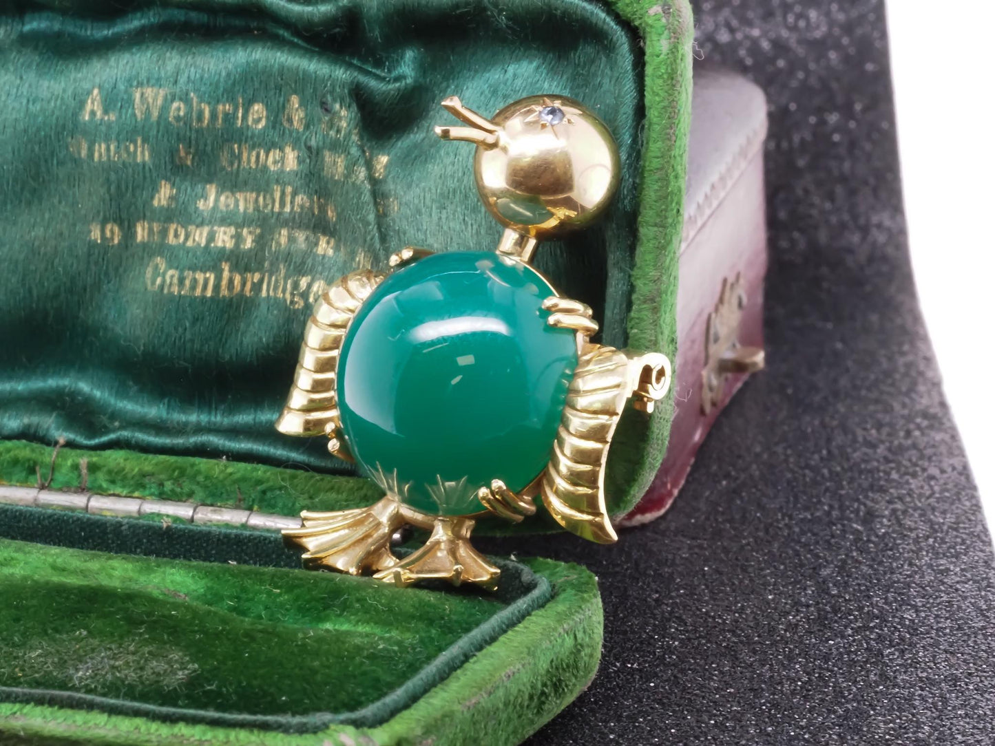 Vintage 18k Yellow Gold Sapphire and Chrysoprase Duck Brooch