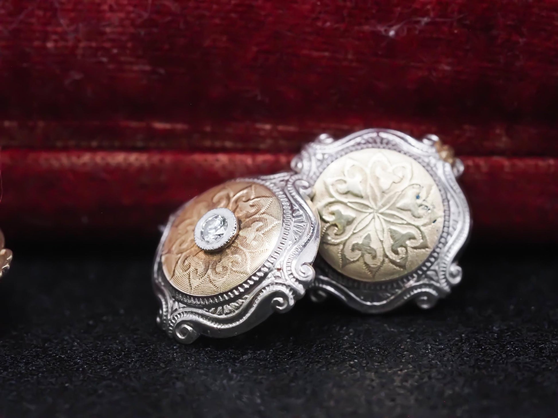 1900s Edwardian Platinum and Yellow Gold Cufflinks with Old Mine Diamonds