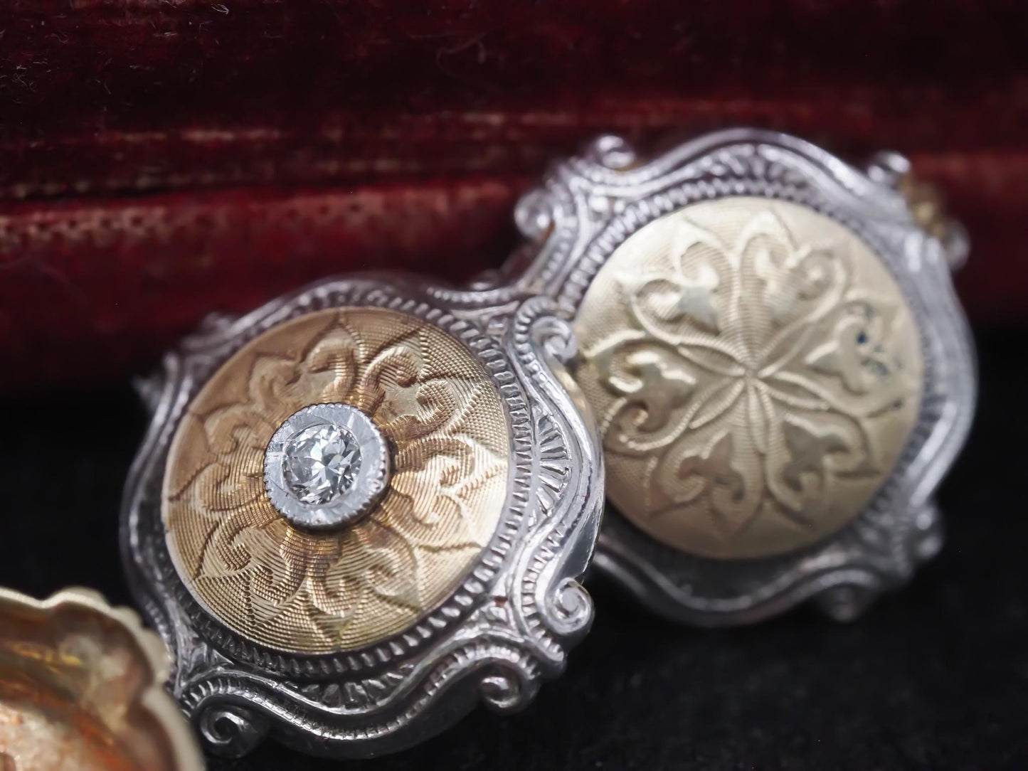 1900s Edwardian Platinum and Yellow Gold Cufflinks with Old Mine Diamonds