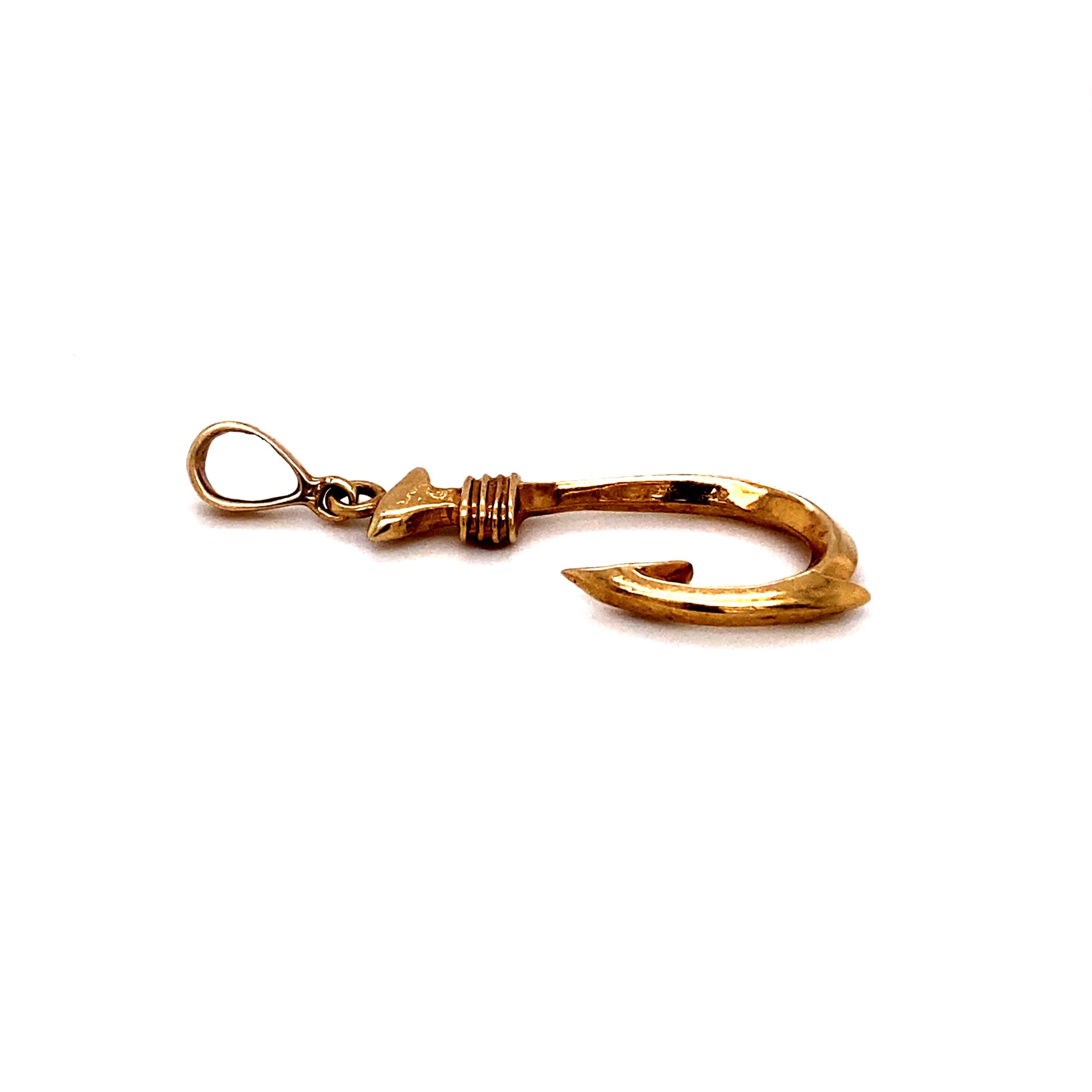 Vintage Hawaiian Maui Fish Hook Pendant in 14K Gold - The Verma Group